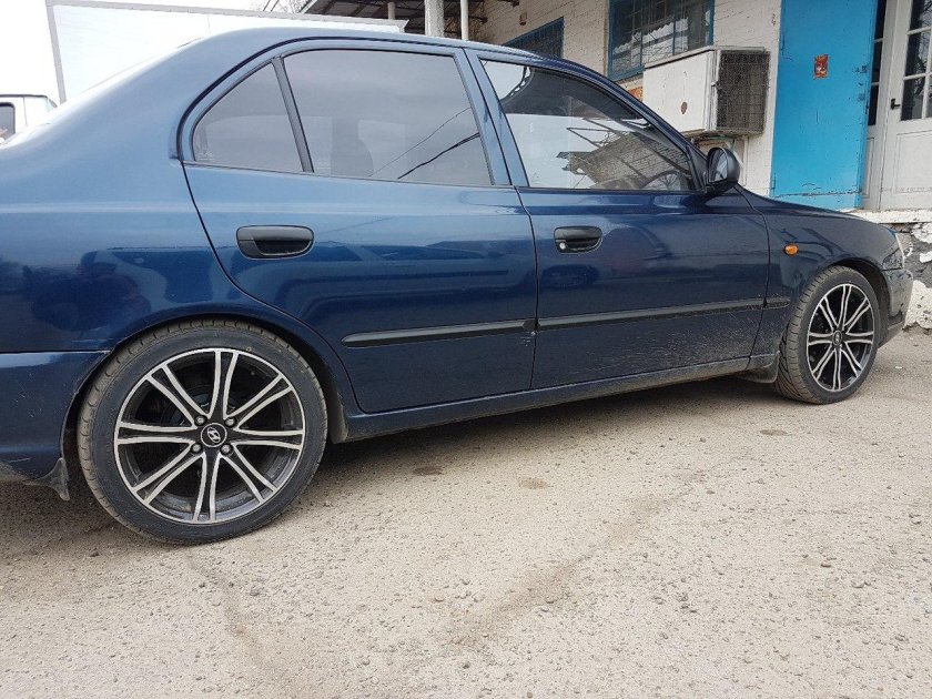 Hyundai Accent r16