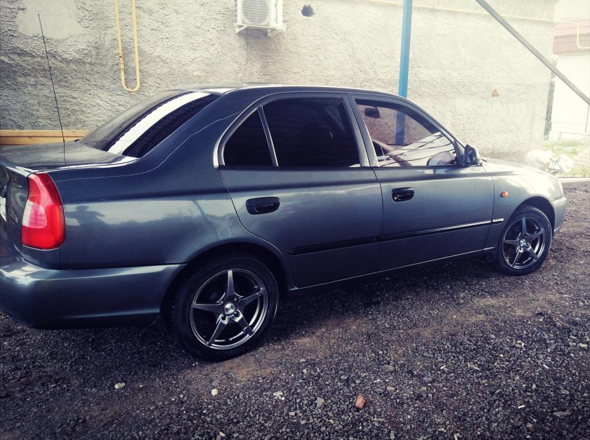 Hyundai Accent r15