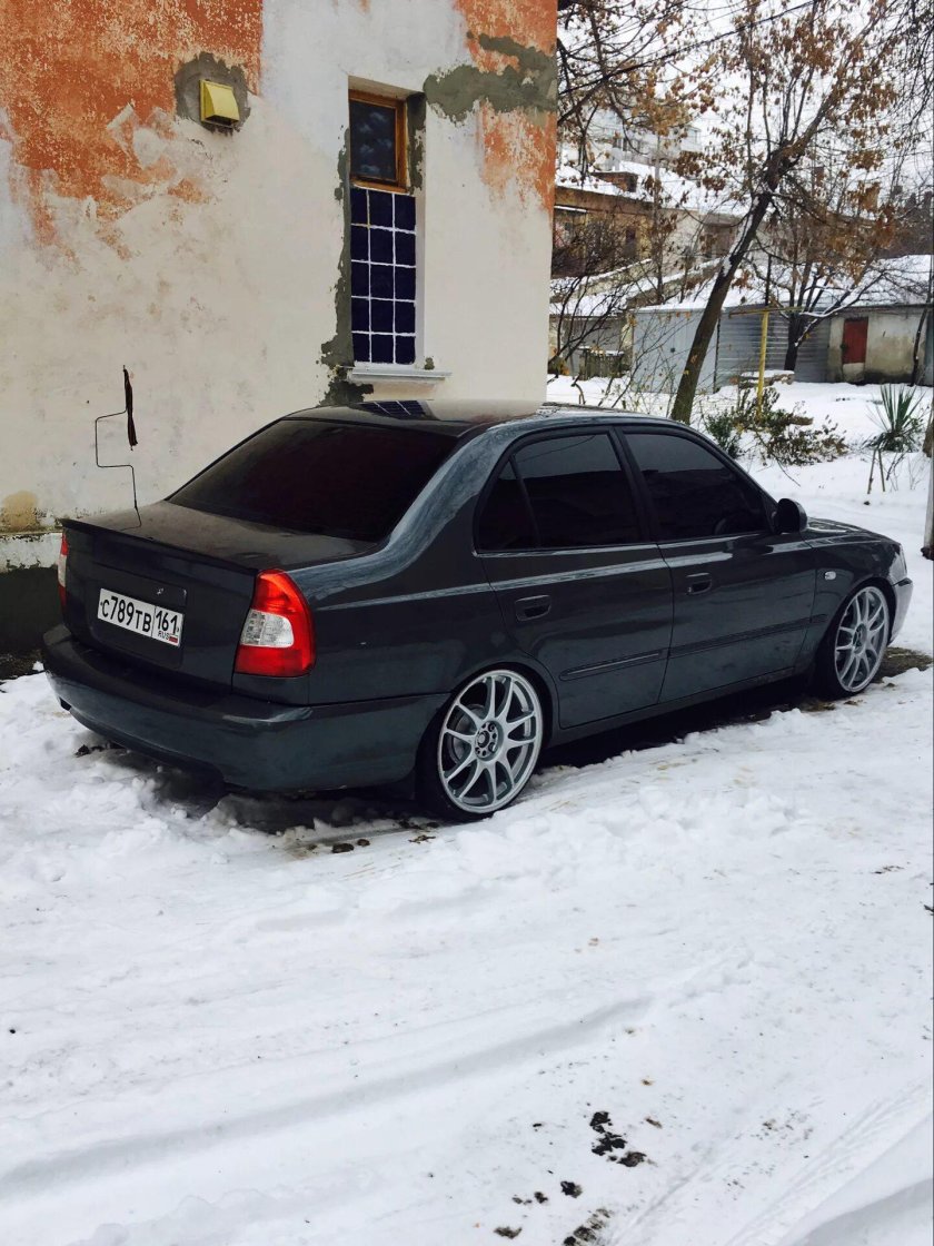 Hyundai Accent на 17 колесах