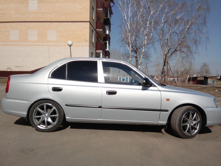 Hyundai Accent r16
