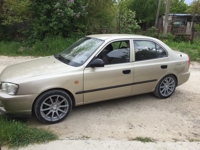 Hyundai Accent r16