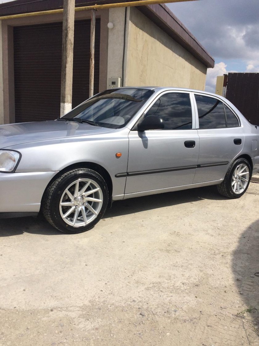 Хендай акцент r 15