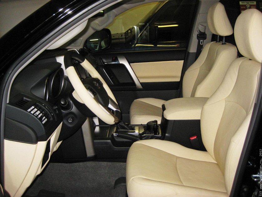 Прадо Тойота 150 светлый салон