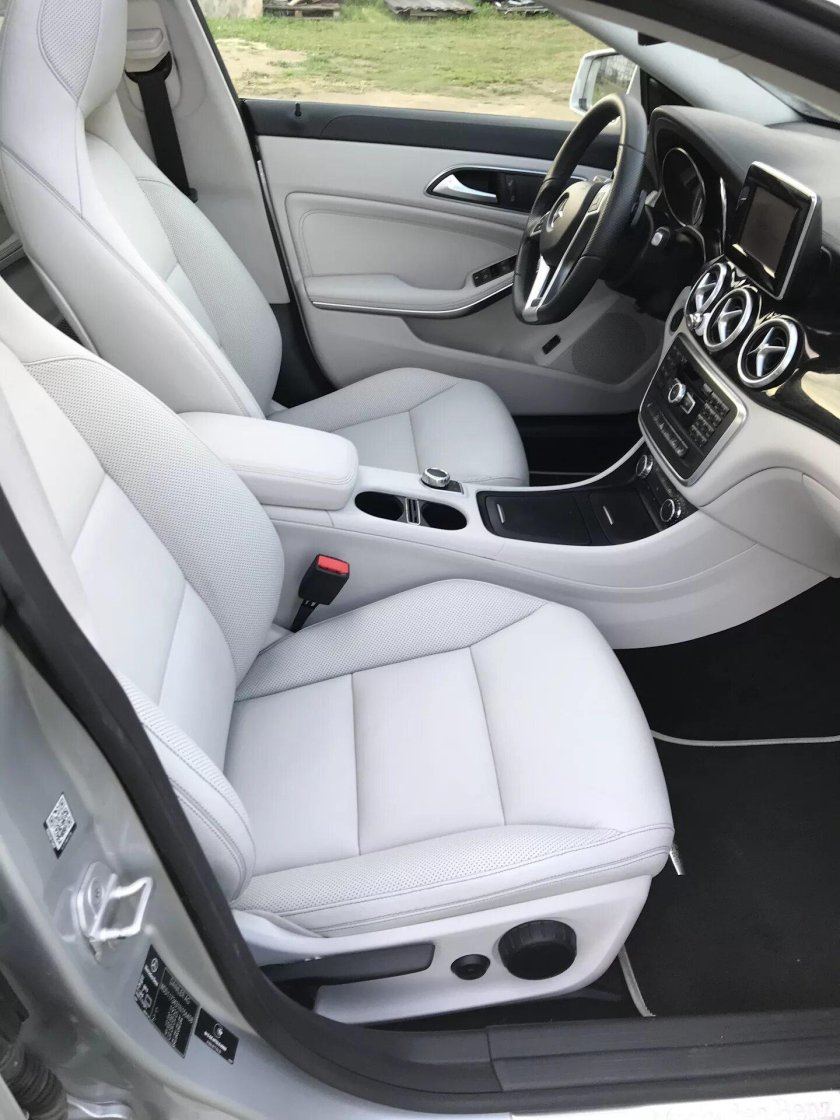 Mercedes Benz CLA 200 салон