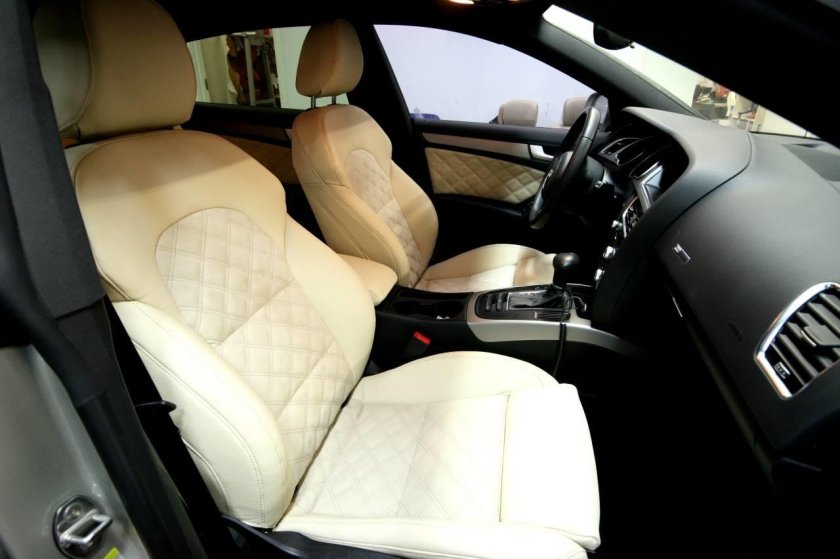 Черно бежевый салон