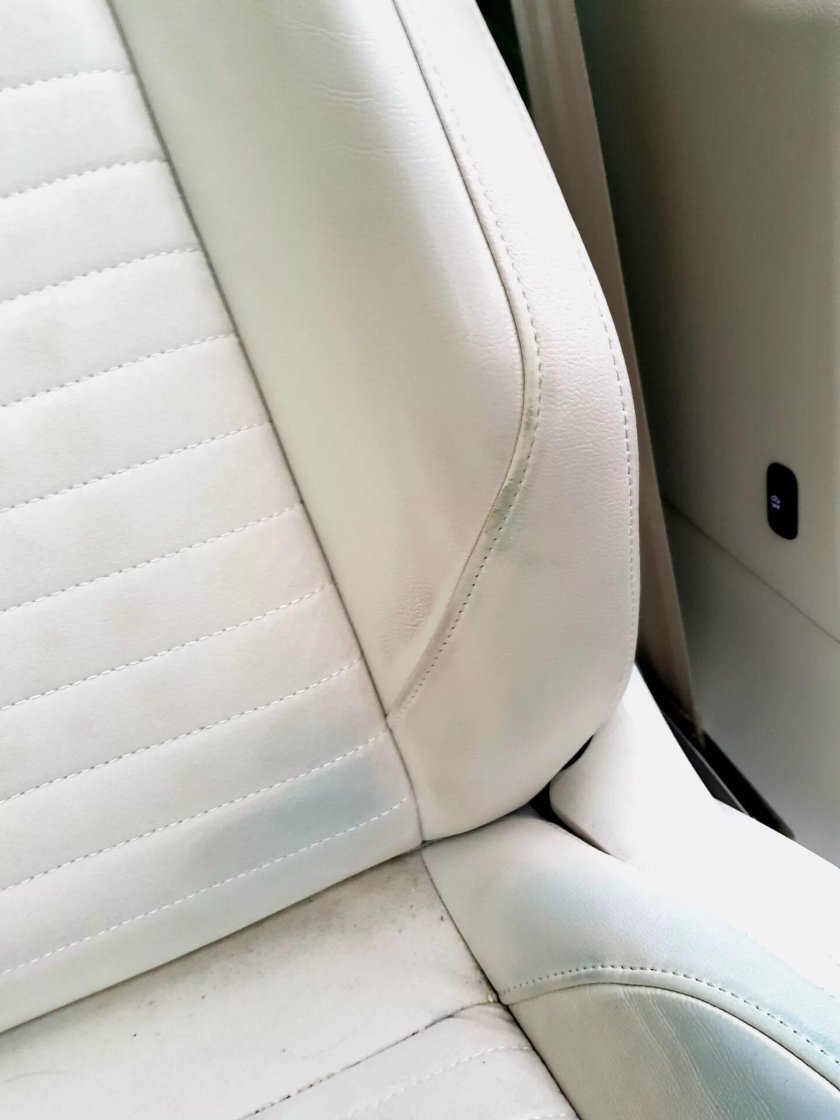 Белый кожаный салон