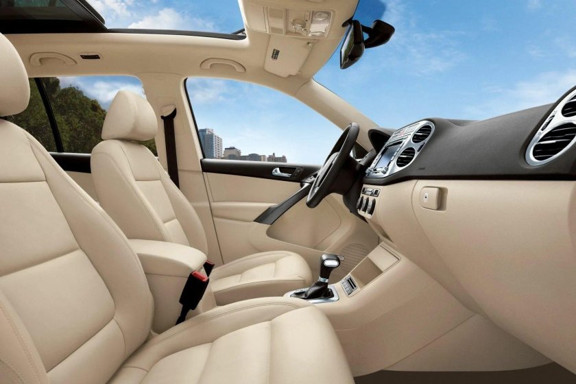 Фольксваген Тигуан с белым салоном