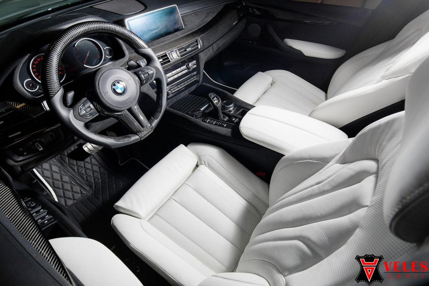 БМВ 5 белый салон