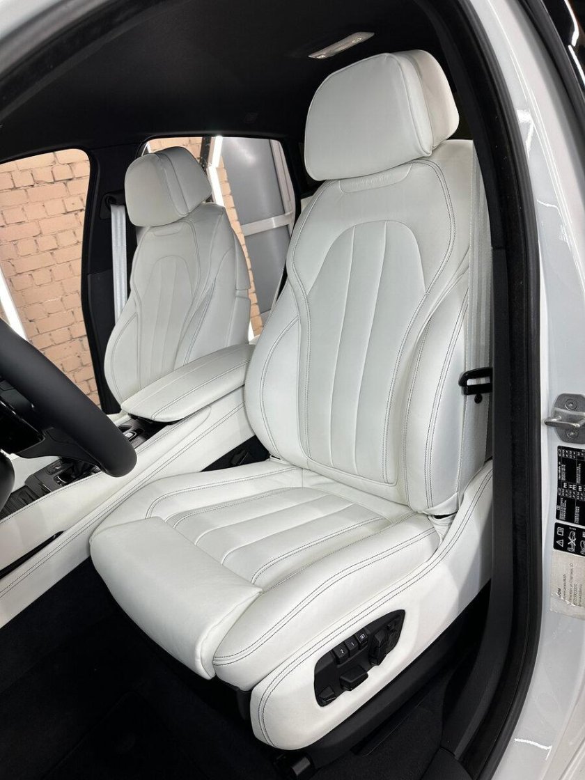 Перетяжка салона автомобиля