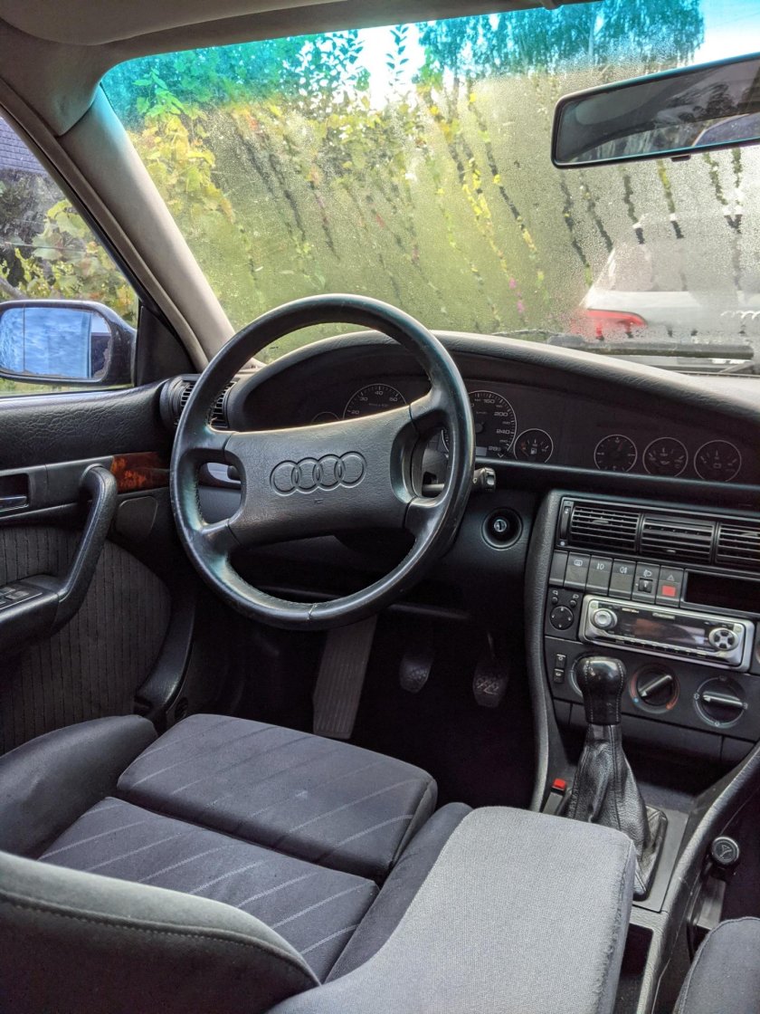 Ауди 100 с4 2.3 салон