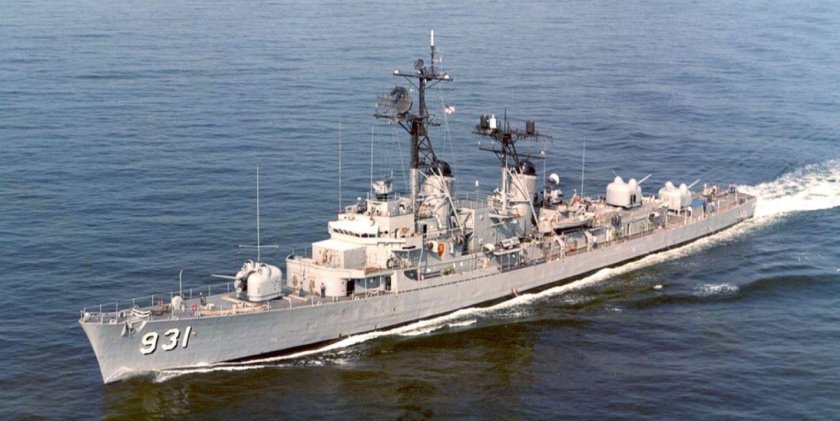 Эскадренный миноносец USS Forrest Sherman