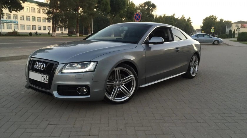 Ауди а5 серая