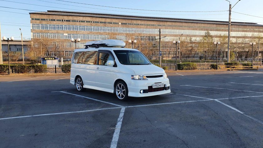 Honda Stepwgn stance