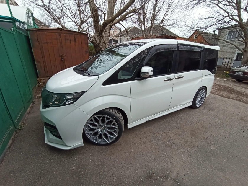 Honda Stepwgn диски r18