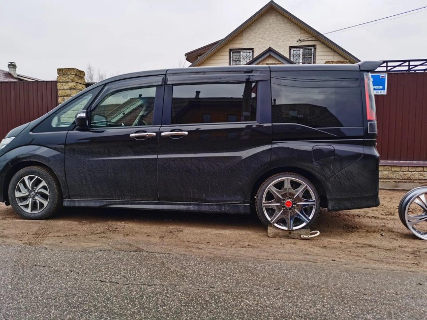 Красивые диски Хонда Степвагон