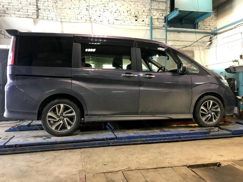 Honda Stepwgn spada 5 поколение