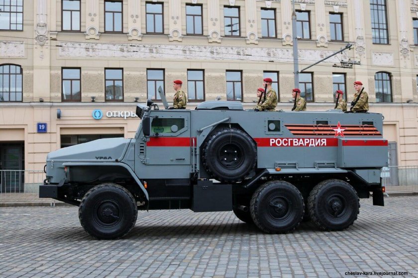 Броневик КАМАЗ-43501 патруль