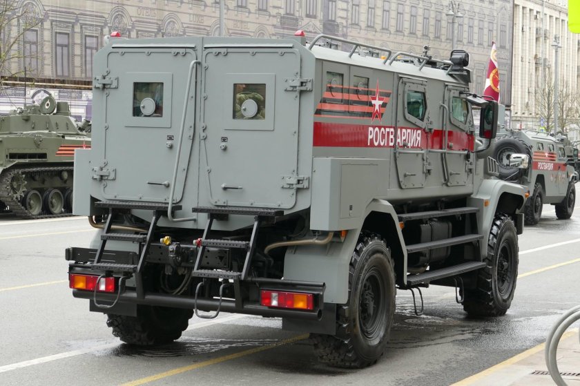 Броневик КАМАЗ-43501 патруль