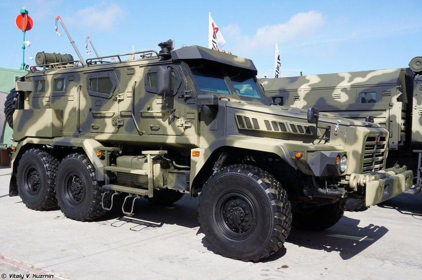 Броневик КАМАЗ-43501 патруль