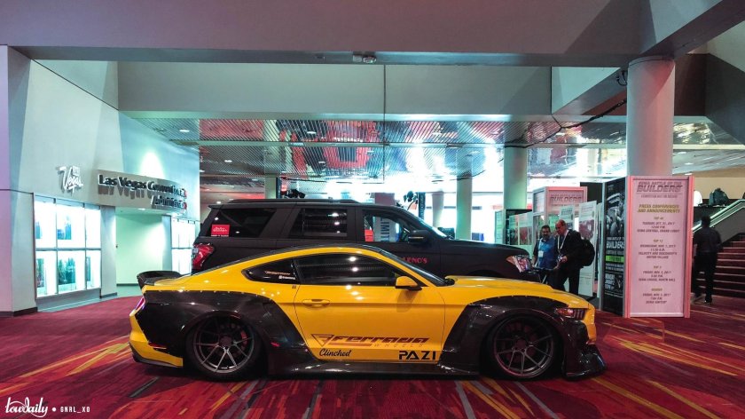 Выставка автомобилей лучистое