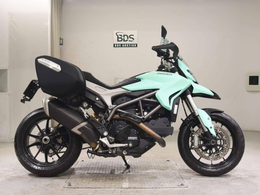 Спортбайк мотоцикл