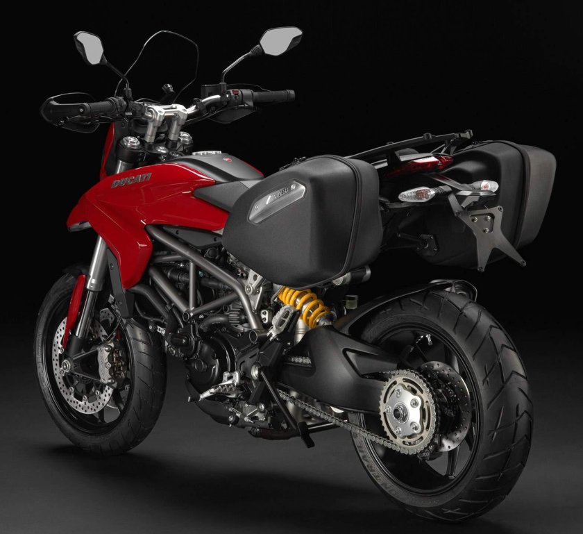 Ducati Hyperstrada 821
