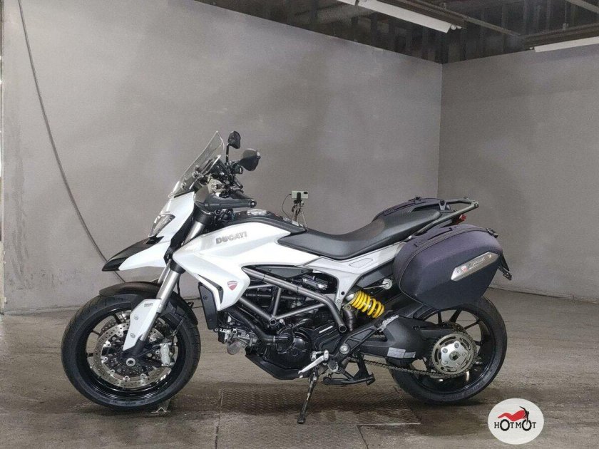 Ducati Hyperstrada 821