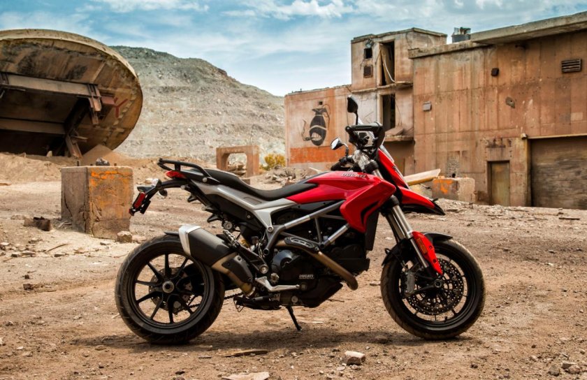 Ducati Hyperstrada 821