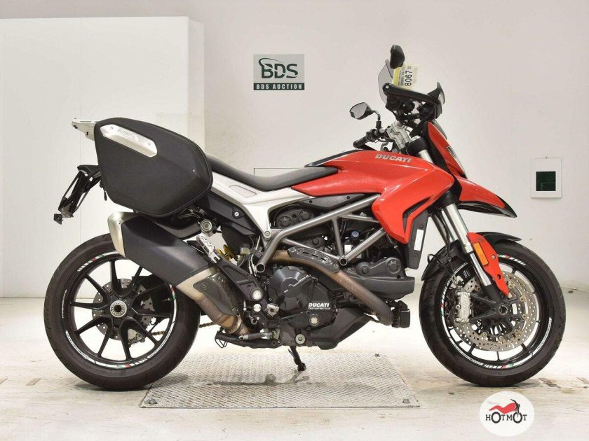 Ducati Hyperstrada 821