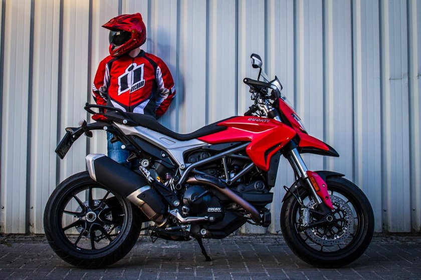 Ducati Hyperstrada 821