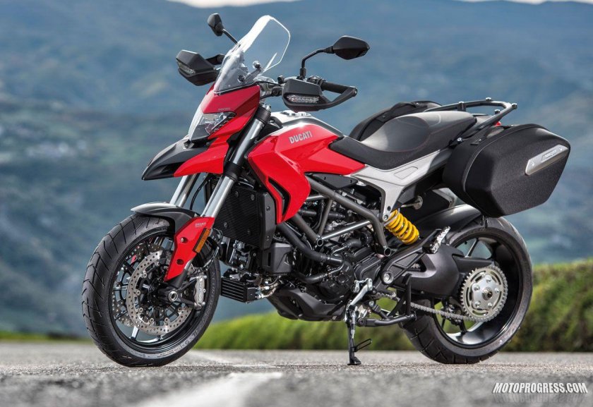 Ducati Hyperstrada 939