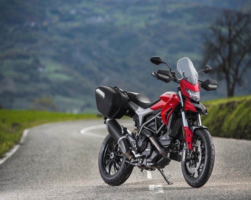Ducati Hyperstrada 939
