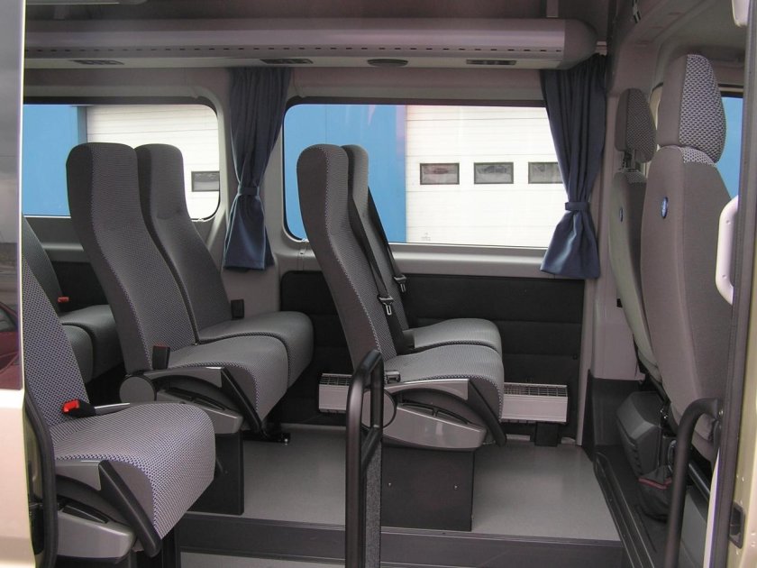 Peugeot Boxer пассажирский салон