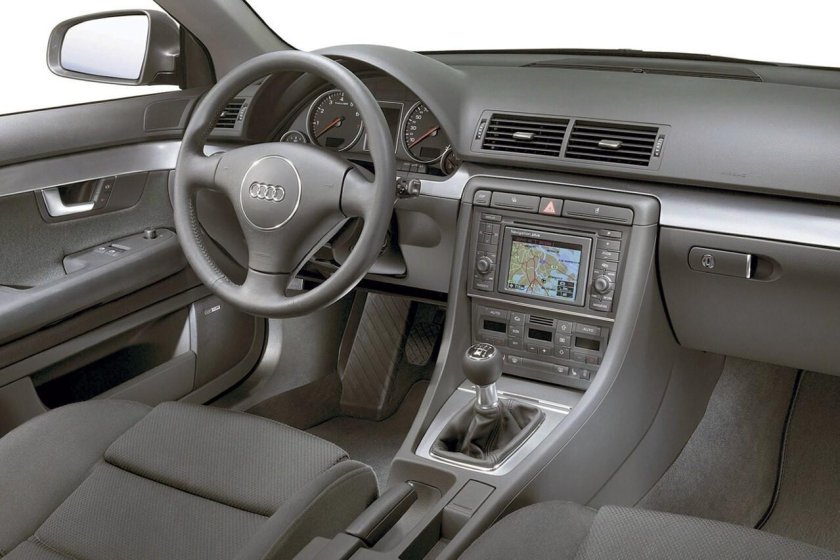 Ауди а4 универсал салон