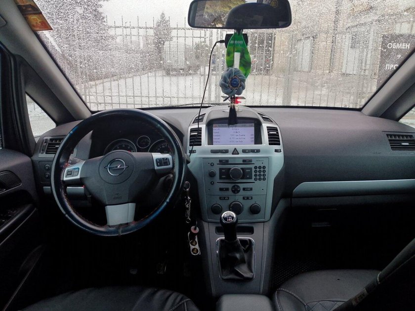 Opel zafira 2007 салон