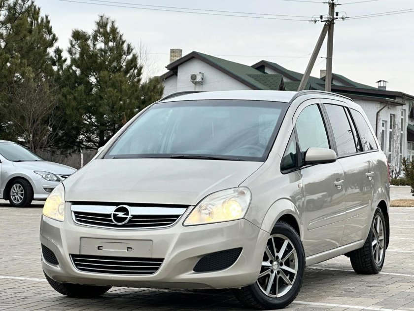 Opel zafira 2013