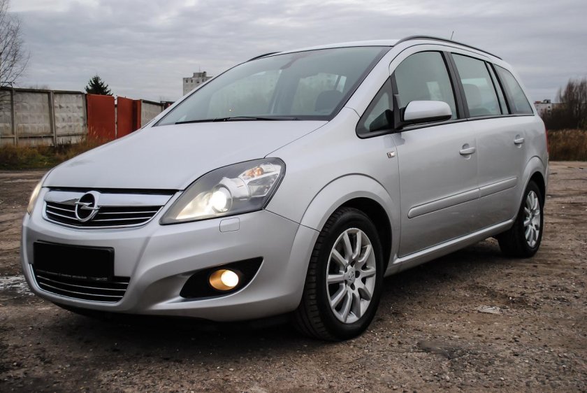 Opel Zafira b 2009
