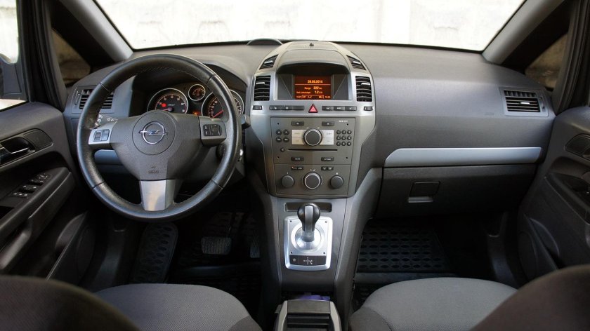 Опель Зафира 2008 2.2 автомат