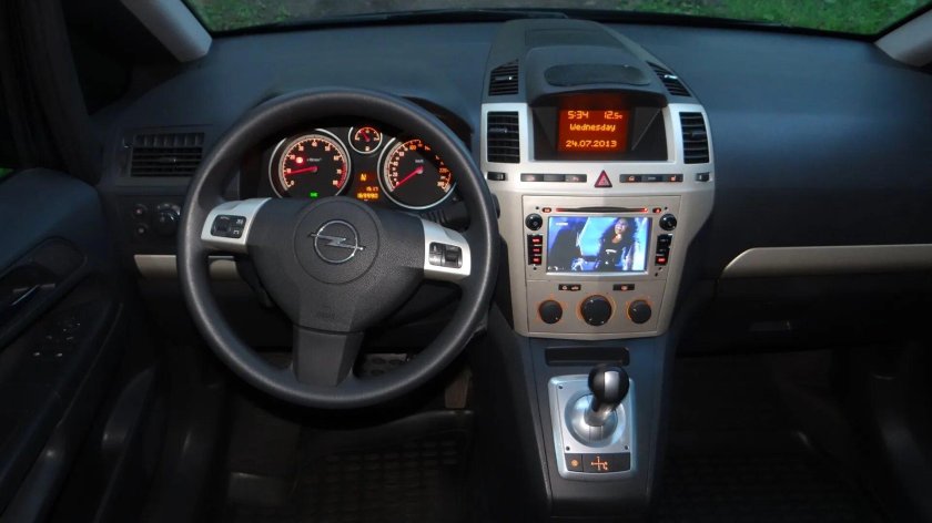 Опель Зафира б салон