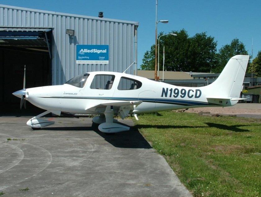 Cirrus sr22