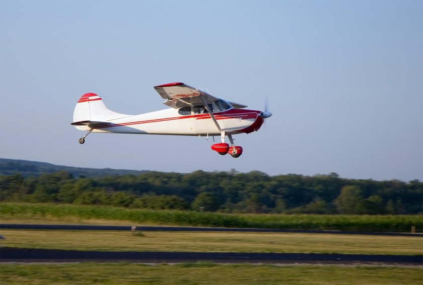 Самолет cessna 172