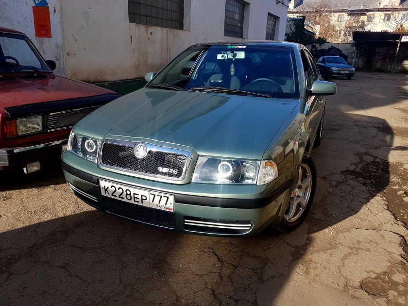 Шкода Октавия 2003 года