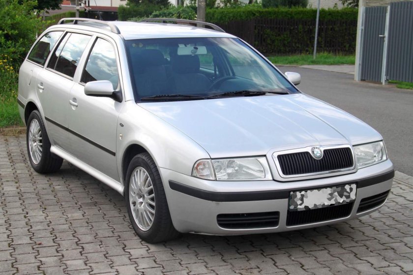 Шкода Октавия универсал 2003