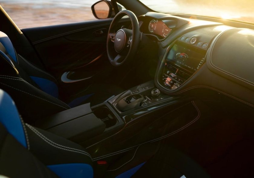 Астон Мартин 707