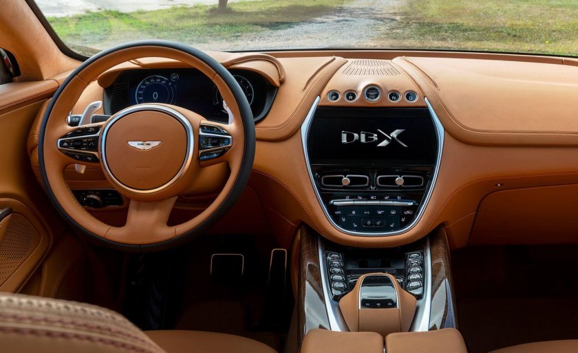 Астон Мартин DBX