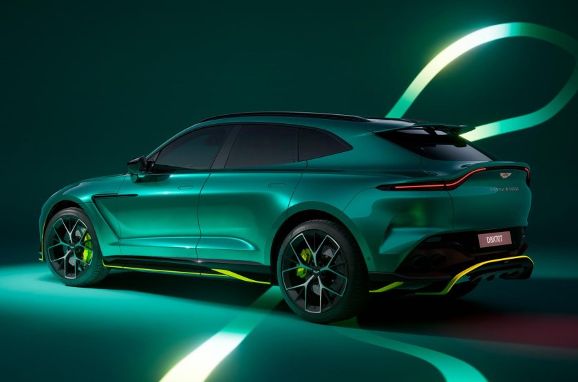 Астон мартин кроссовер