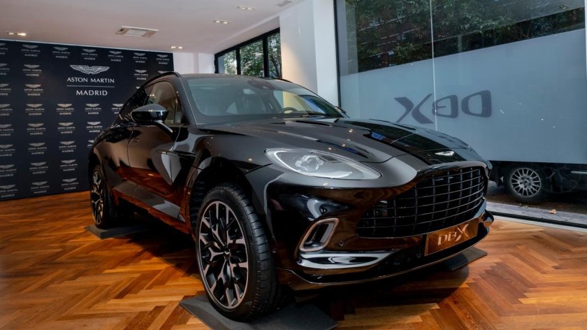 Астон Мартин джип