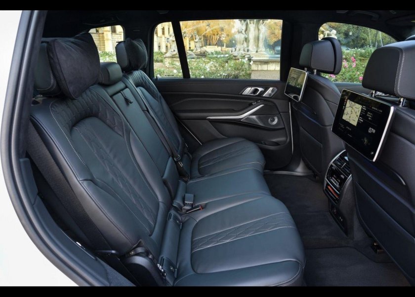 BMW x7 m50d салон