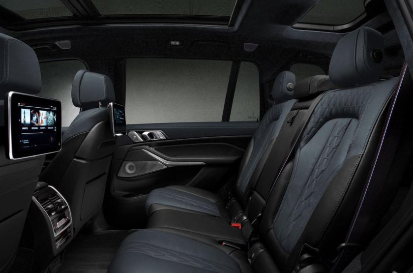 BMW x7 m50i Dark Shadow