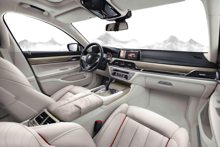 БМВ 7 салон